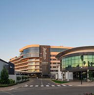 Radisson Hotel and Convention Centre OR Tambo Airport