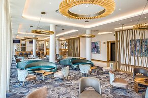 Radisson Hotel and Convention Centre OR Tambo Airport