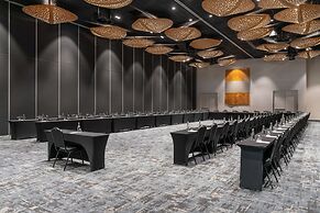 Radisson Hotel and Convention Centre OR Tambo Airport