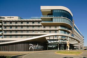 Radisson Hotel and Convention Centre OR Tambo Airport