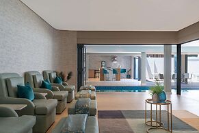 Radisson Hotel and Convention Centre OR Tambo Airport
