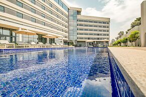 Radisson Hotel and Convention Centre OR Tambo Airport
