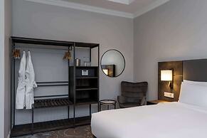 Radisson Hotel and Convention Centre OR Tambo Airport