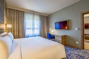 Radisson Hotel and Convention Centre OR Tambo Airport