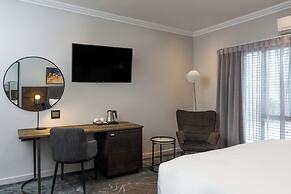 Radisson Hotel and Convention Centre OR Tambo Airport