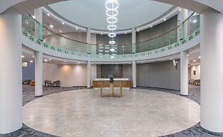 Radisson Hotel and Convention Centre OR Tambo Airport