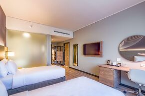 Radisson Hotel and Convention Centre OR Tambo Airport