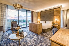 Radisson Hotel and Convention Centre OR Tambo Airport