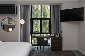 Radisson Hotel and Convention Centre OR Tambo Airport