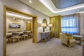 Radisson Hotel and Convention Centre OR Tambo Airport