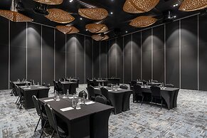 Radisson Hotel and Convention Centre OR Tambo Airport
