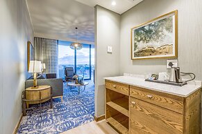 Radisson Hotel and Convention Centre OR Tambo Airport