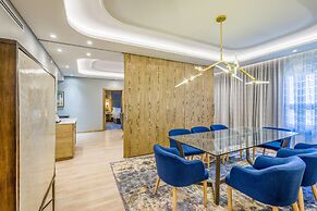 Radisson Hotel and Convention Centre OR Tambo Airport
