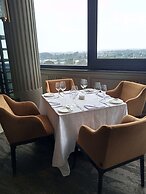 Radisson Hotel and Convention Centre OR Tambo Airport