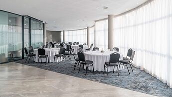 Radisson Hotel and Convention Centre OR Tambo Airport
