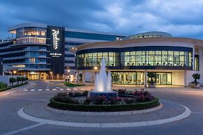 Radisson Hotel and Convention Centre OR Tambo Airport