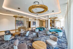 Radisson Hotel and Convention Centre OR Tambo Airport