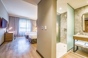 Radisson Hotel and Convention Centre OR Tambo Airport