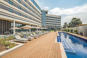 Radisson Hotel and Convention Centre OR Tambo Airport