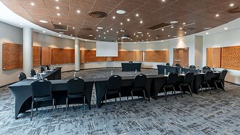 Radisson Hotel and Convention Centre OR Tambo Airport