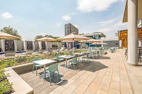 Radisson Hotel and Convention Centre OR Tambo Airport