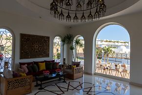 Fort Arabesque Resort, Spa & Villas