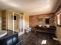 Fort Arabesque Resort, Spa & Villas