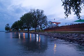 King's Pointe Waterpark Resort