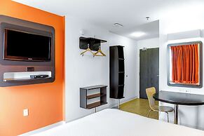 Motel 6 Swift Current, SK