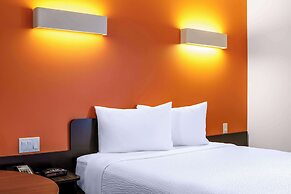 Motel 6 Swift Current, SK
