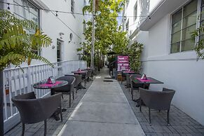 Posh South Beach Hostel