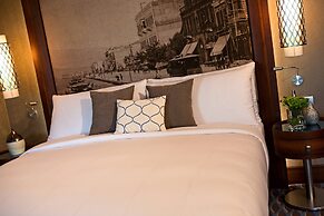 Renaissance Izmir Hotel