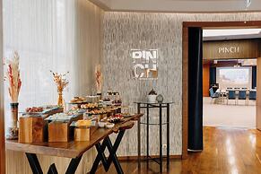 Renaissance Izmir Hotel