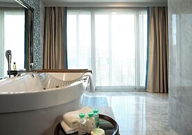 Renaissance Izmir Hotel