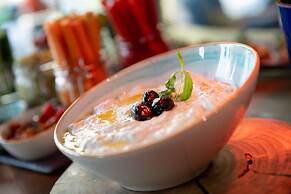 Renaissance Izmir Hotel