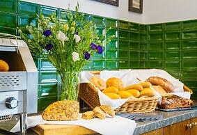 Jacob Tiberias by Jacob Hotels