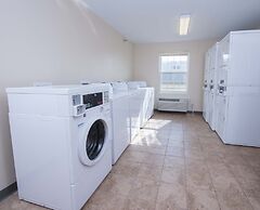 Red Roof Inn & Suites Dickinson