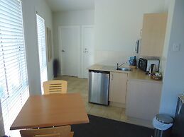 Aston Hill Motor Lodge