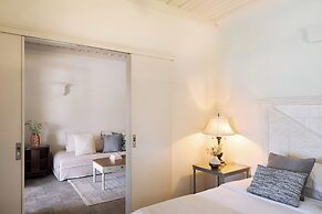 Porto Kea Suites