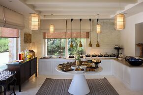 Porto Kea Suites