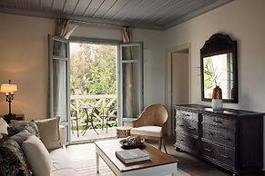 Porto Kea Suites