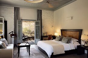 Porto Kea Suites