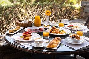 Porto Kea Suites