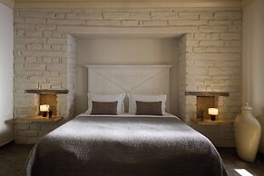 Porto Kea Suites