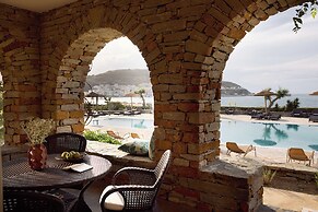 Porto Kea Suites