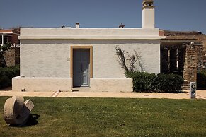 Porto Kea Suites