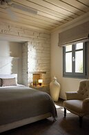 Porto Kea Suites