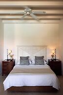 Porto Kea Suites