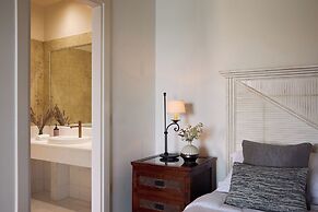 Porto Kea Suites
