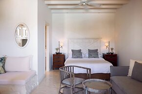 Porto Kea Suites
